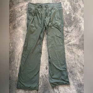 Dance Studio Mid-Rise Pant *Regular - Army Green